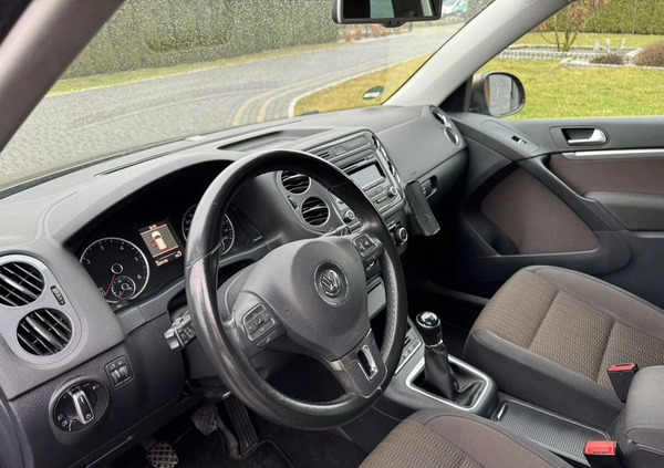 Volkswagen Tiguan cena 46900 przebieg: 229112, rok produkcji 2011 z Drobin małe 379